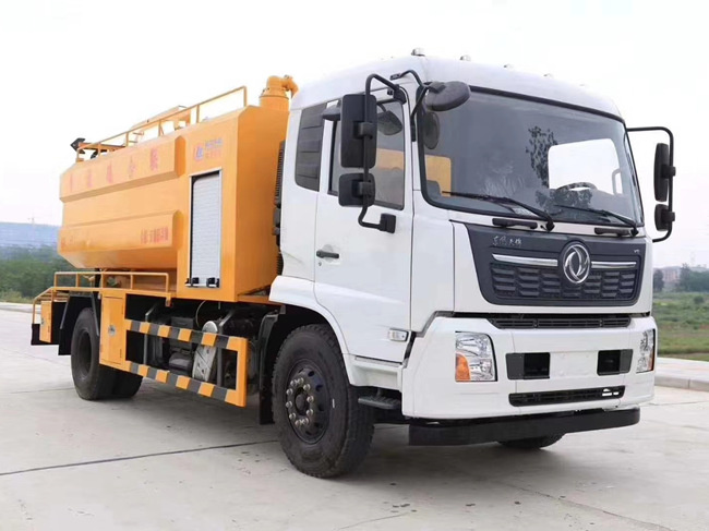 國六東風(fēng)天錦康明斯210馬力聯(lián)合疏通車